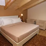 60 Hotel 3*