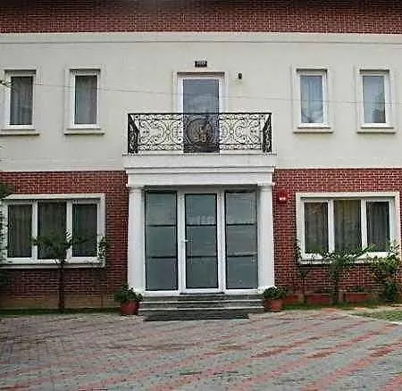 60 Hotel 3*